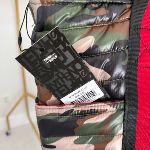 Think Royln Large Jetset Wingman Travel Bag Olive Green Camouflage NWT - Picture 7 of 11